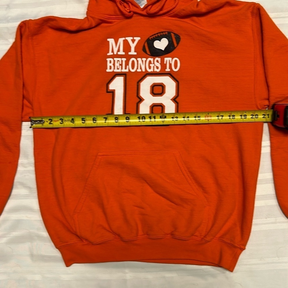 *DONATED*
Denver Broncos Love Peyton #18 ๐ - Picture 4 of 8
